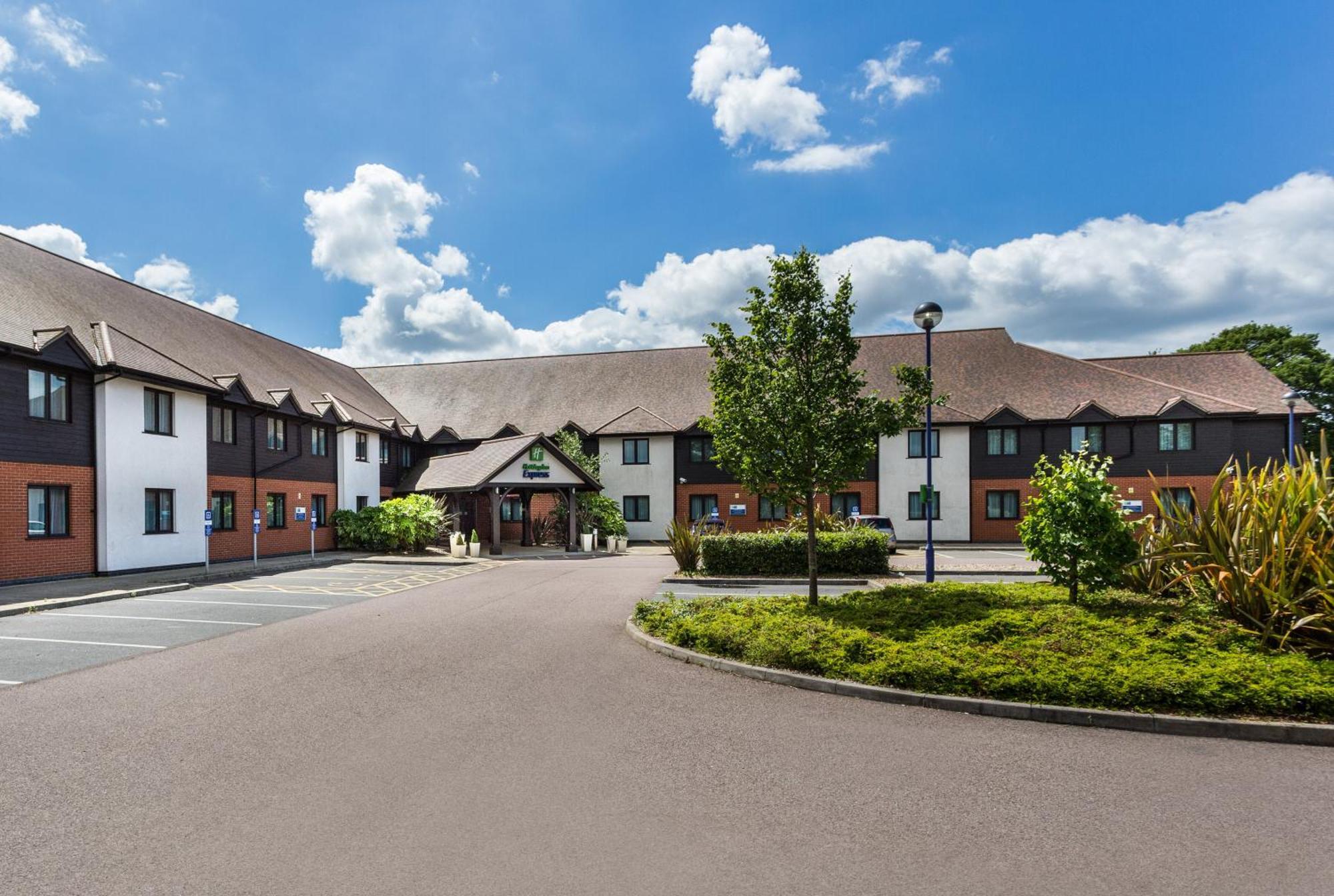4 Exceptional Design Hotels Close to Bourne Mill