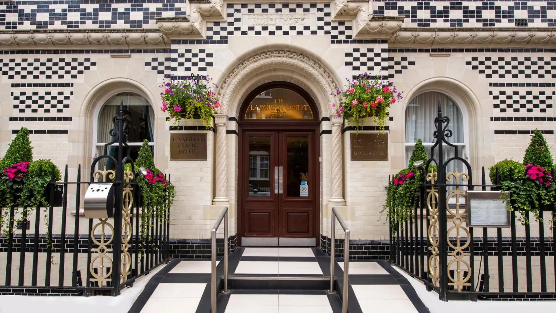 2 Family-Friendly Hotels in City of London That Stand Out