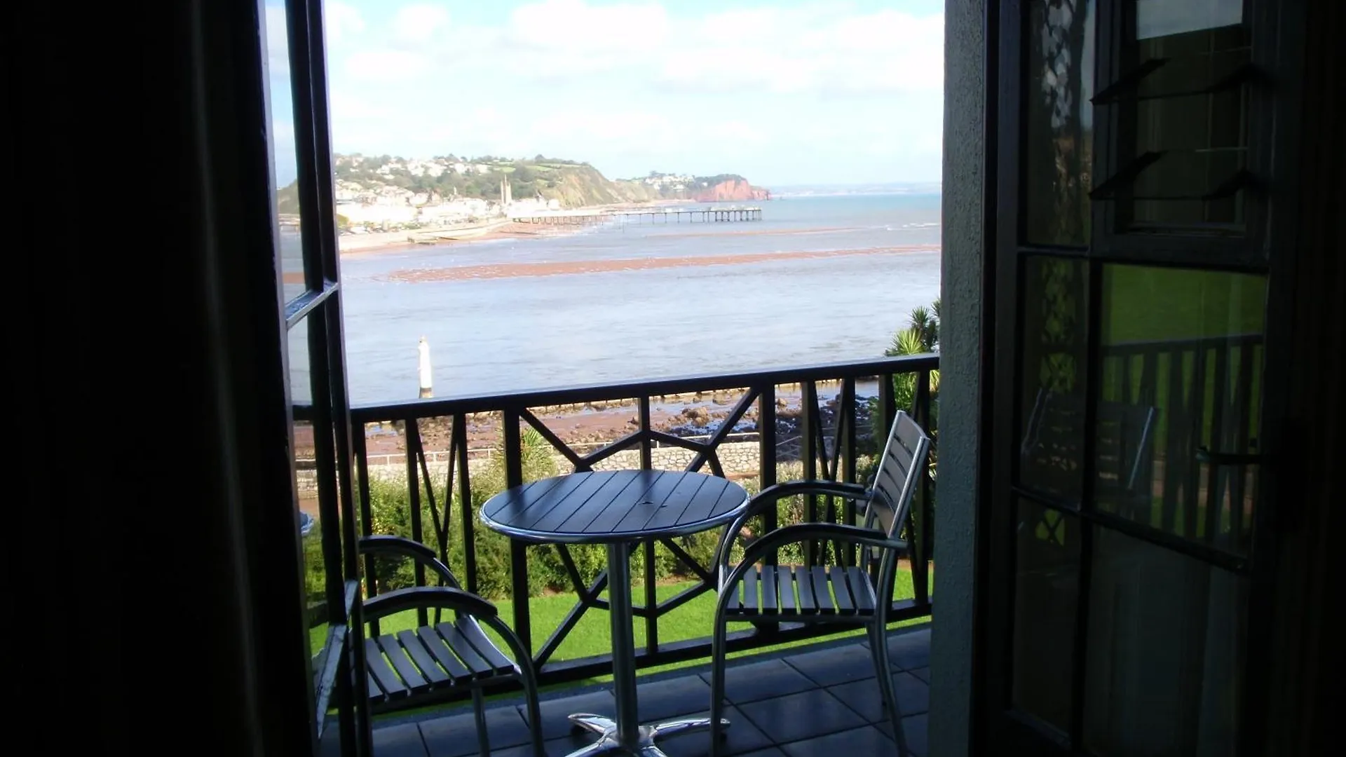 14 Smart Central Hotels Near Living Coasts Torquay Worth Booking