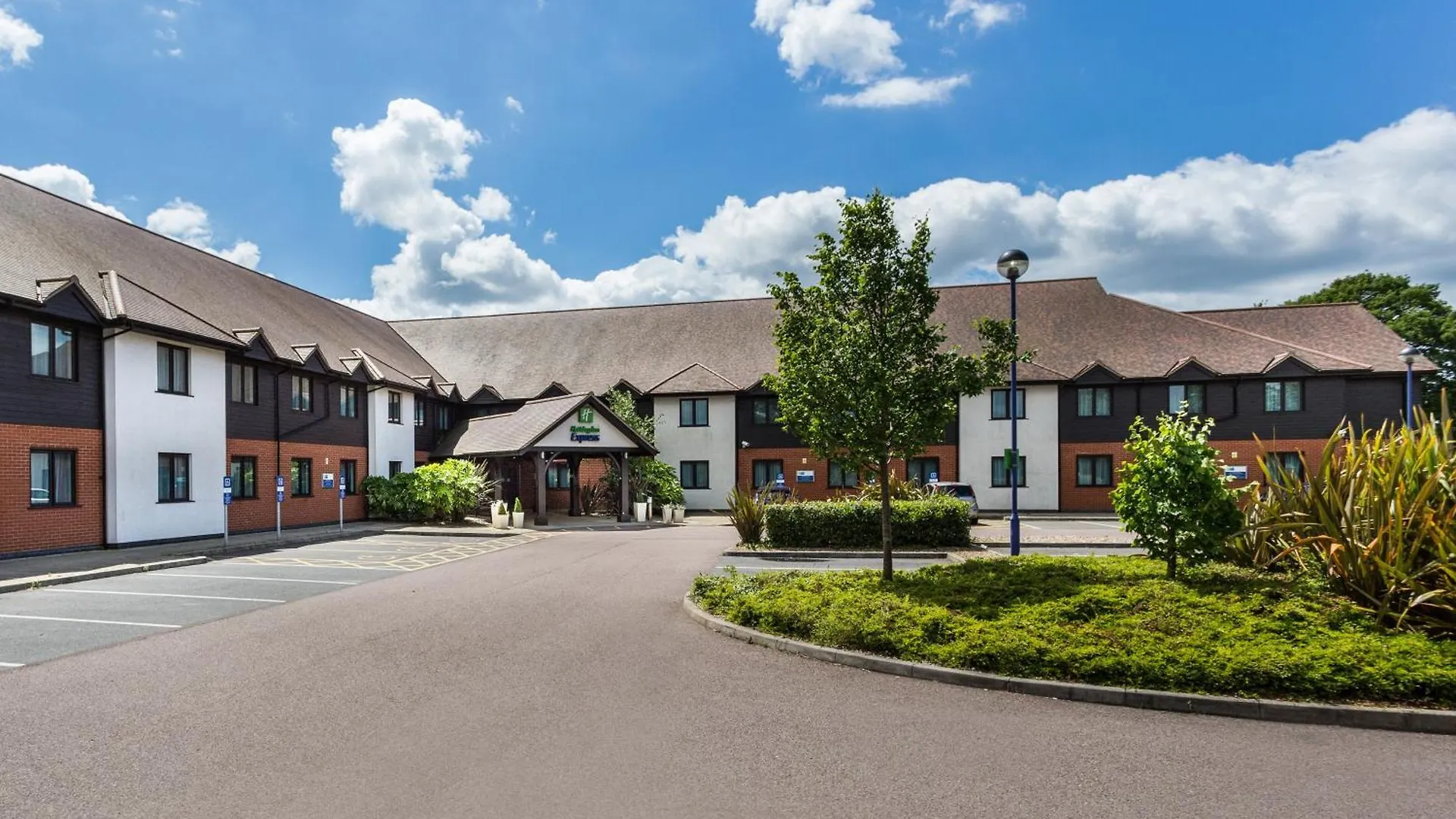 4 Exceptional Design Hotels Close to Bourne Mill