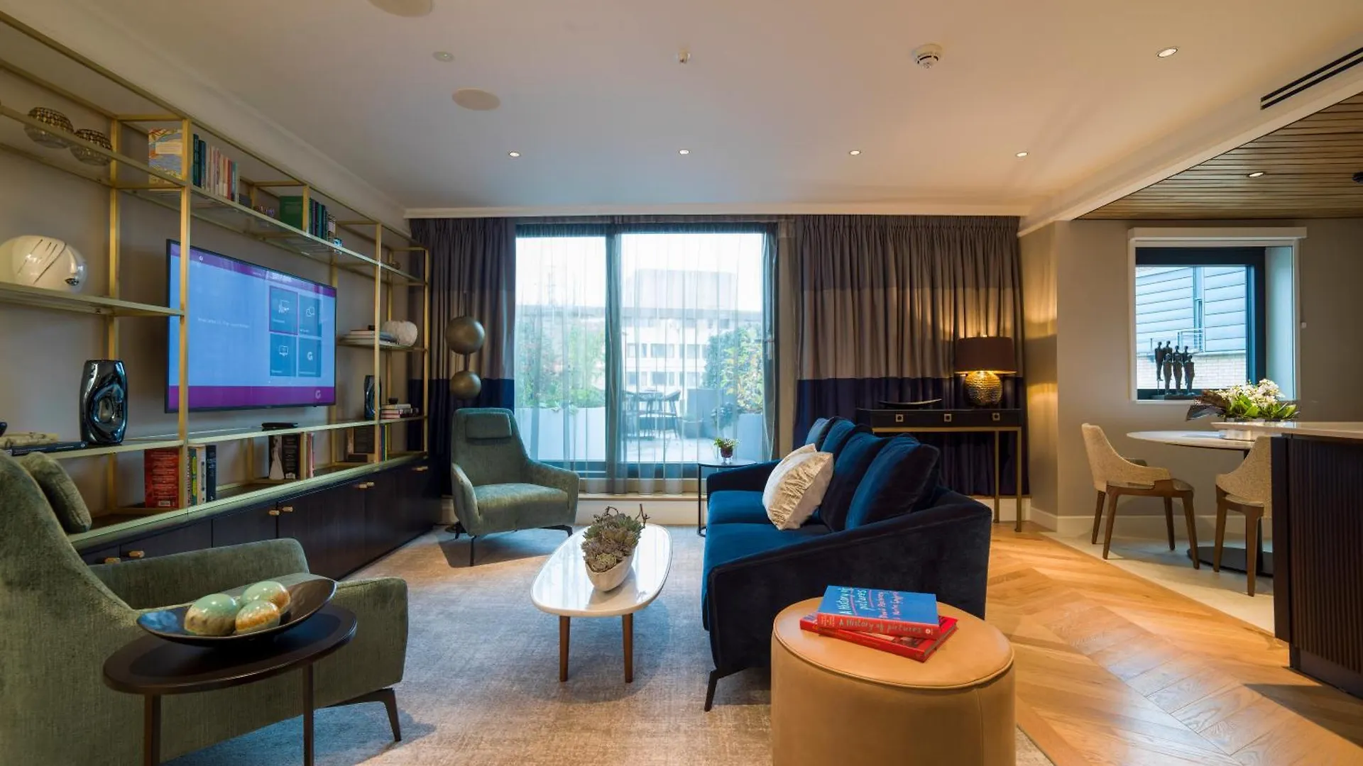 Where to Stay in St James: 4 Best Luxury Hotels