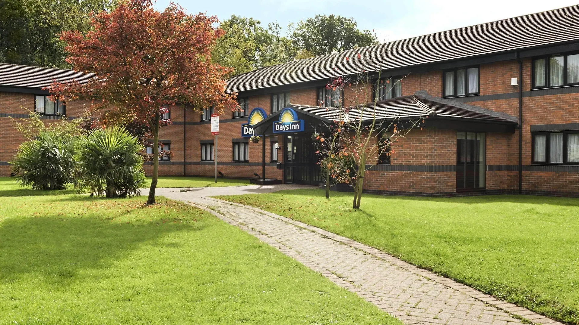4 Smart 3-Star Hotels Near Heritage Motor Centre Worth Booking