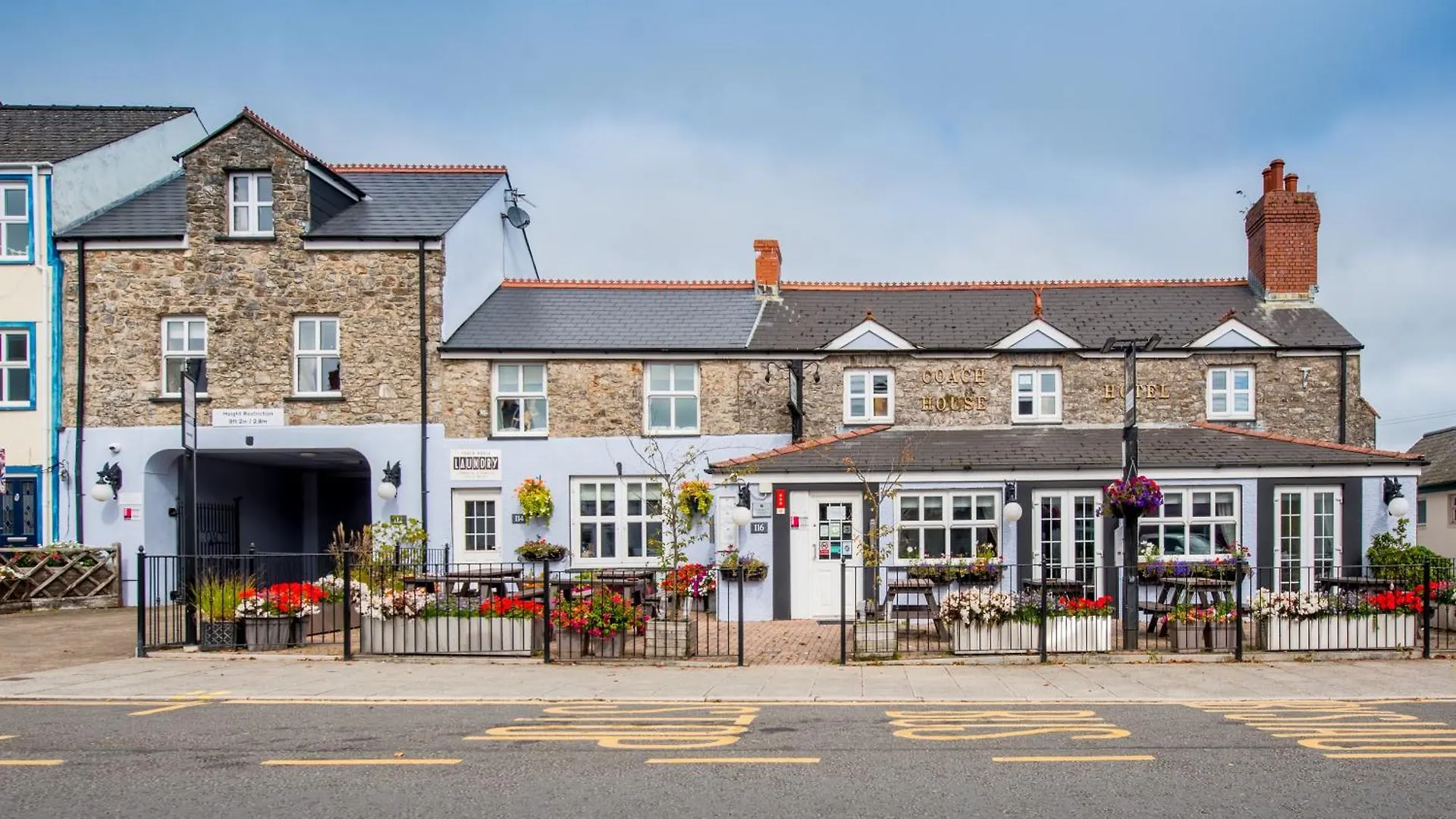 4 Budget Hotels Near Carew Castle & Tidal Mill Worth Booking