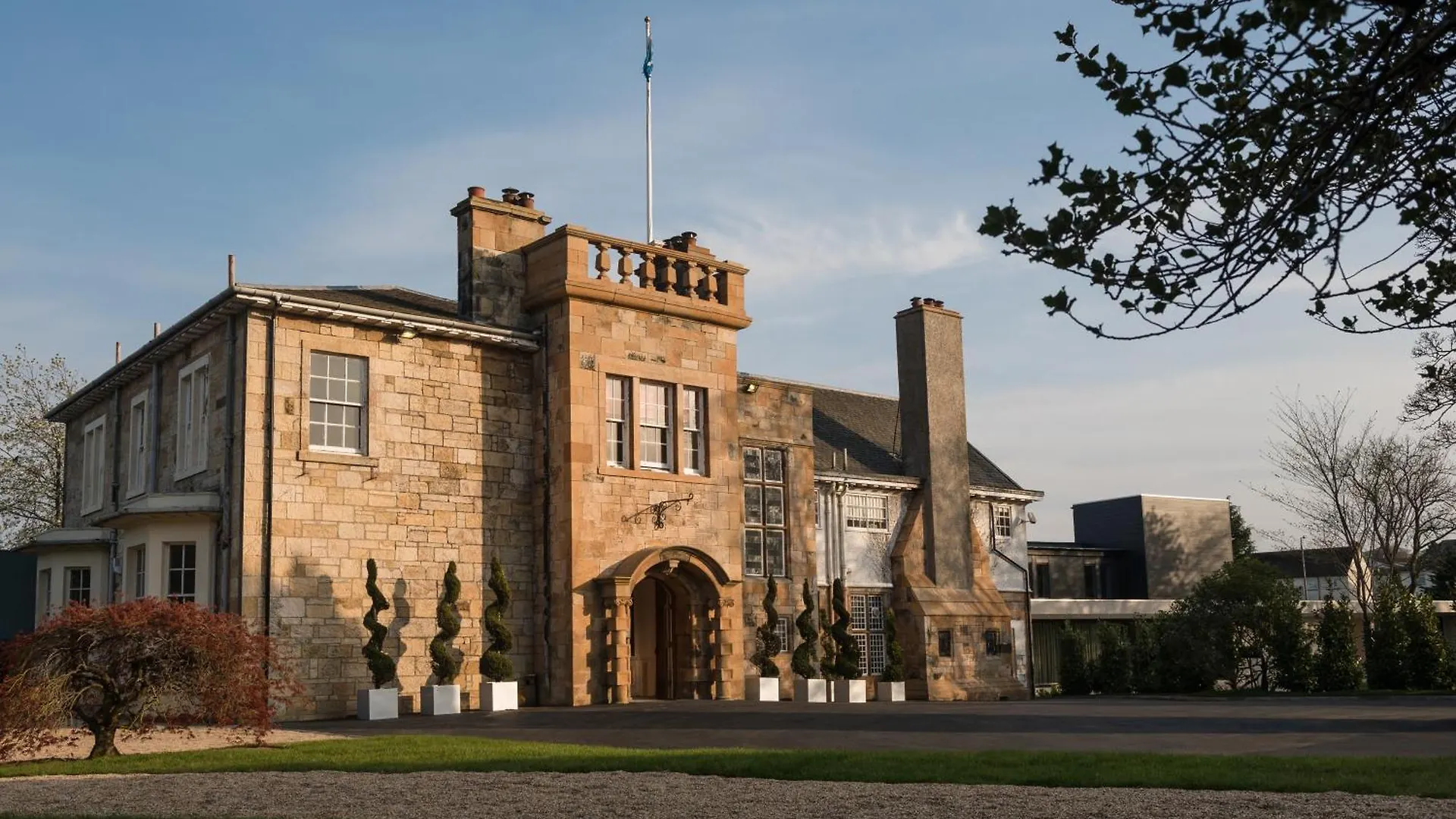 4 Smart Family Hotels in Strathclyde Worth Booking