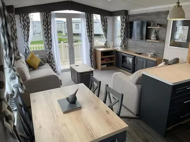 4 Central Stays Close to Whitstable & Seasalter Golf Course