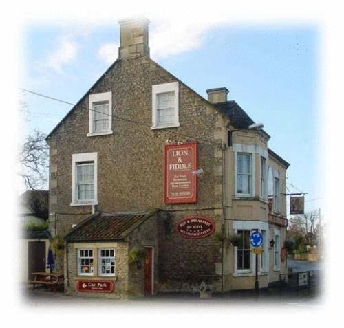 4 Budget Hotels Near St Lawrence's Church Worth Booking