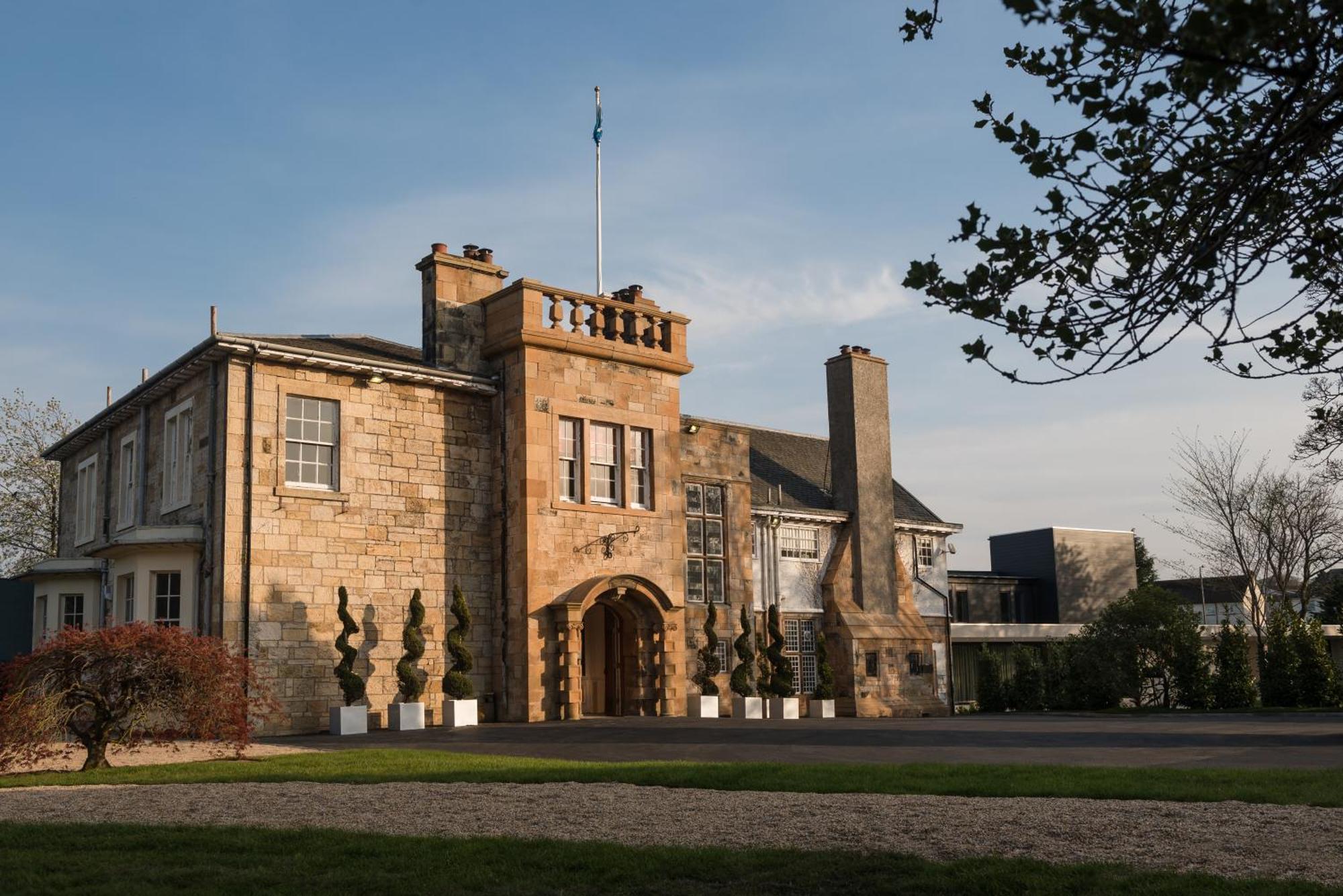 4 Smart Family Hotels in Strathclyde Worth Booking